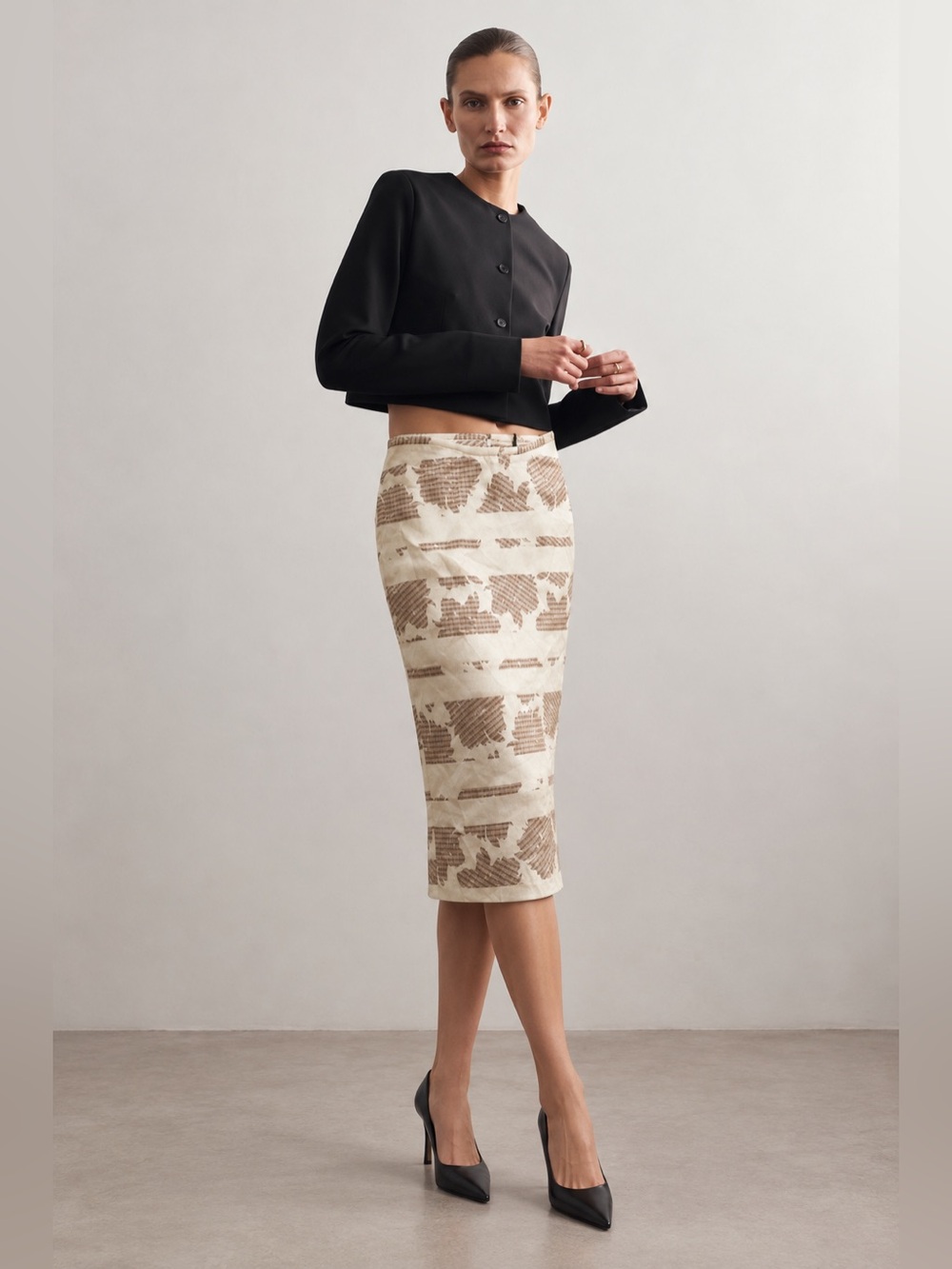 25. BNWT agnona  $1600 Ivory Taupe Floral 100% Silk Pencil Skirt size 42